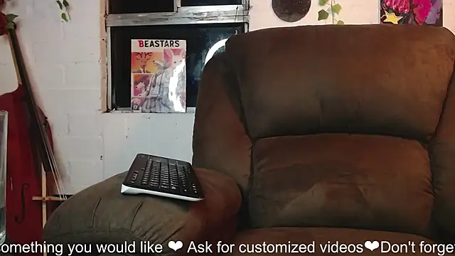 Snapshot of NEXT_DOOR_GIRL_ chatting on 12.27.24 NEXT DOOR GIRL online show from 12.27.24