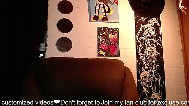 Snapshot of NEXT_DOOR_GIRL_ chatting on 01.24.25 NEXT DOOR GIRL online show from 01.24.25