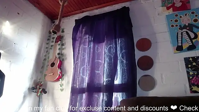 Snapshot of NEXT_DOOR_GIRL_ chatting on 01.25.25 NEXT DOOR GIRL online show from 01.25.25
