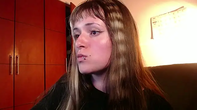 Snapshot of NEXT_DOOR_GIRL_ chatting on 10.04.25 NEXT DOOR GIRL online show from 10.04.25