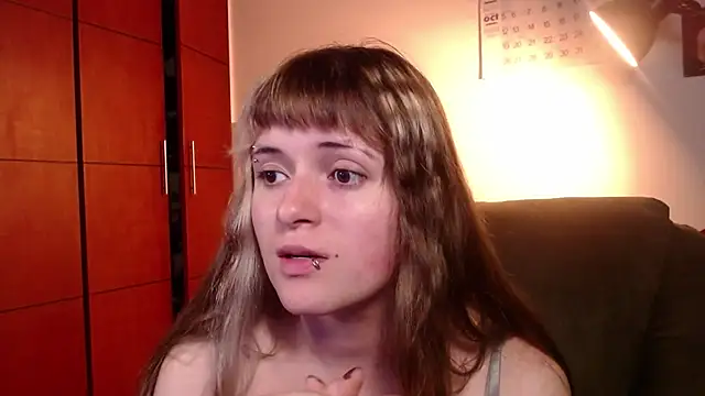 Snapshot of NEXT_DOOR_GIRL_ chatting on 10.18.25 NEXT DOOR GIRL online show from 10.18.25