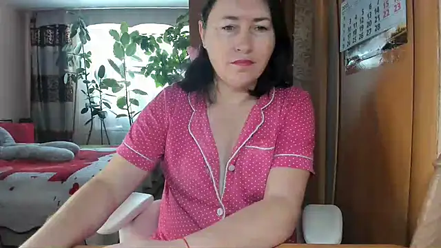 Snapshot of Tatyana51 chatting on 02.15.25 Tatyana51 online show from 02.15.25