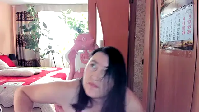 Snapshot of Tatyana51 chatting on 10.19.25 Tatyana51 online show from 10.19.25