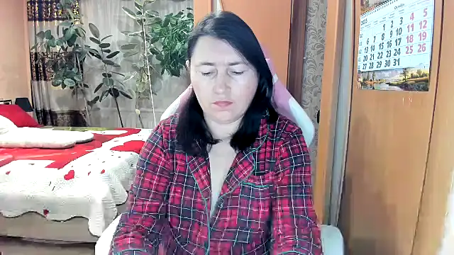 Snapshot of Tatyana51 chatting on 10.21.25 Tatyana51 online show from 10.21.25