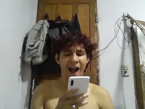 Snapshot of pedrodavid_ chatting on 01.04.25 pedrodavid online show from 01.04.25