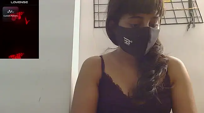 Snapshot of shimoona chatting on 02.23.25 shimoona online show from 02.23.25