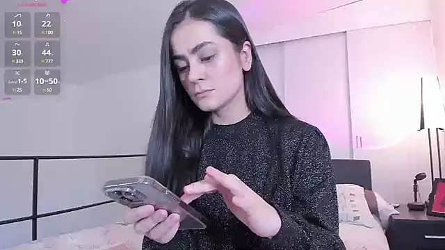 Snapshot of guccipussy1 chatting on 12.12.24 guccipussy1 online show from 12.12.24