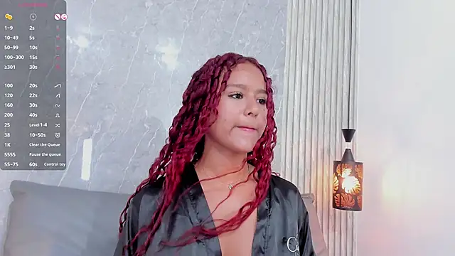 Snapshot of Sophiee_Velvet chatting on 01.08.25 Sophiee Velvet online show from 01.08.25