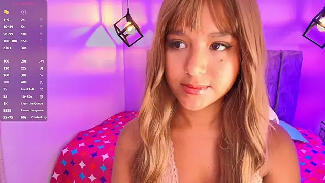 Snapshot of Sophiee_Velvet chatting on 09.16.25 Sophiee Velvet online show from 09.16.25