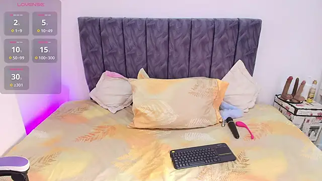 Sophiee Velvet online show from 03.07.26