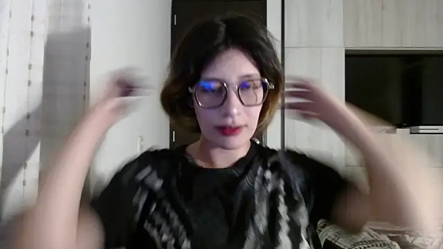 Snapshot of mariana124- chatting on 12.30.24 mariana124- online show from 12.30.24