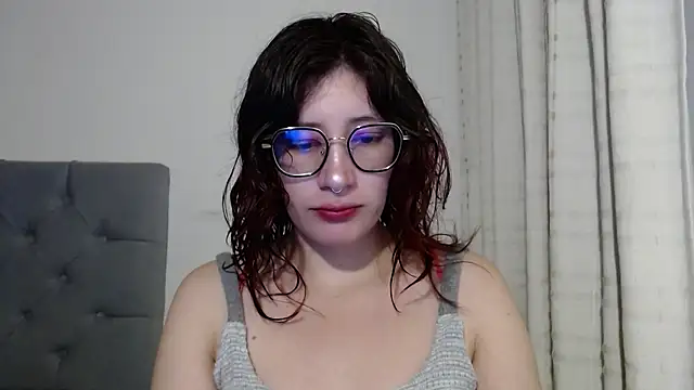 Snapshot of mariana124- chatting on 01.04.25 mariana124- online show from 01.04.25