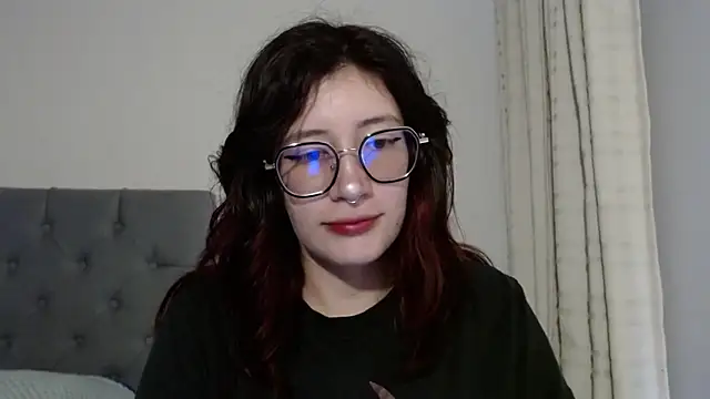 Snapshot of mariana124- chatting on 01.11.25 mariana124- online show from 01.11.25