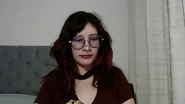 Snapshot of mariana124- chatting on 02.04.25 mariana124- online show from 02.04.25