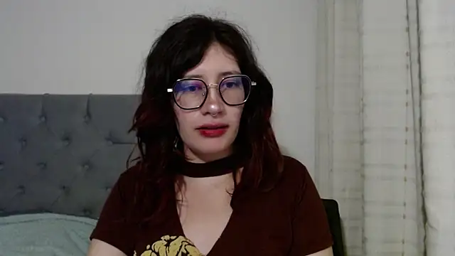 Snapshot of mariana124- chatting on 02.05.25 mariana124- online show from 02.05.25