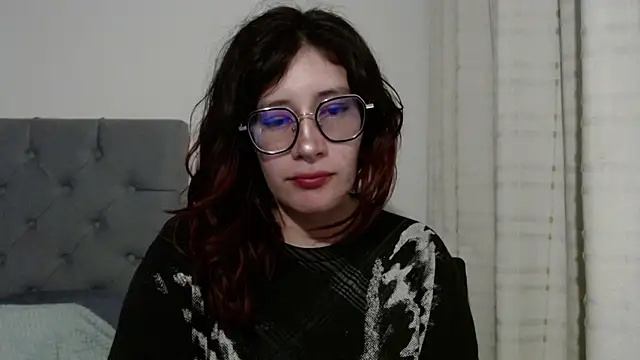 Snapshot of mariana124- chatting on 02.06.25 mariana124- online show from 02.06.25