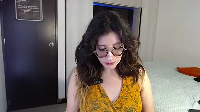 mariana124- online show from 11.24.25