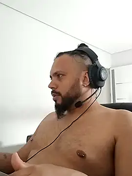 Snapshot of morenindarola chatting on 01.18.25 morenindarola online show from 01.18.25