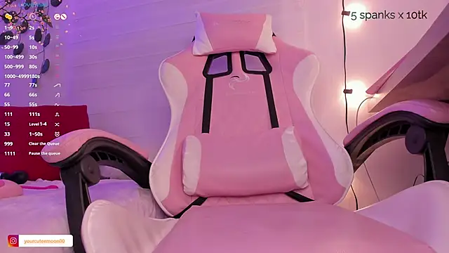 moonliiiight1 online show from 12.19.24