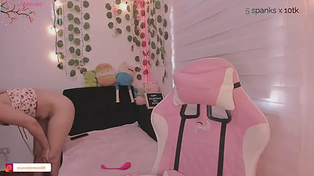 moonliiiight1 online show from 02.15.25