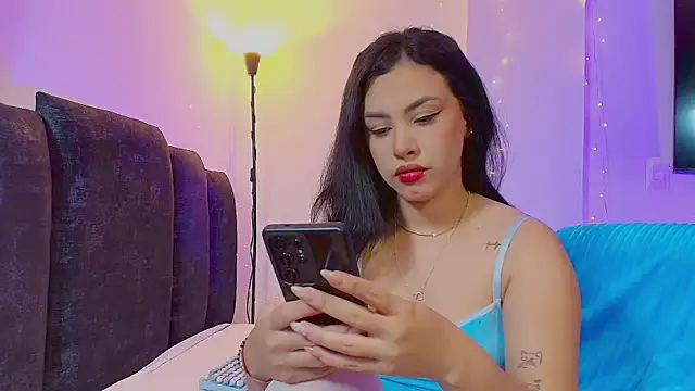 Snapshot of Maya_Bluee chatting on 05.03.26 Maya Bluee online show from 05.03.26