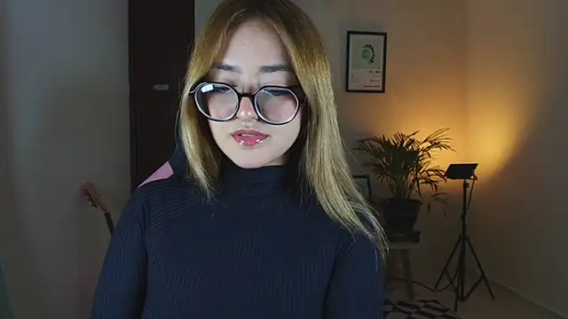 Snapshot of SweetJennaa chatting on 04.17.26 SweetJennaa online show from 04.17.26