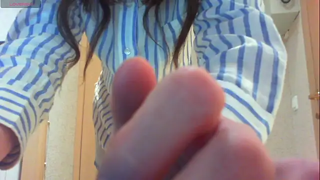 Snapshot of khu_yam chatting on 11.02.25 khu yam online show from 11.02.25