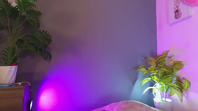 Snapshot of jade_brunnette chatting on 05.21.26 jade brunnette online show from 05.21.26