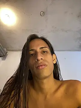 Snapshot of AlexaWarner chatting on 06.22.26 AlexaWarner online show from 06.22.26