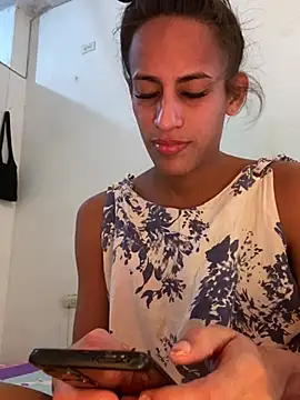 Snapshot of AlexaWarner chatting on 07.26.26 AlexaWarner online show from 07.26.26