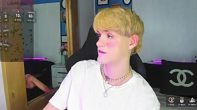 VladHellsing4 online show from 11.14.25