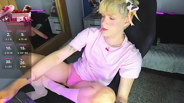 VladHellsing4 online show from 12.18.25