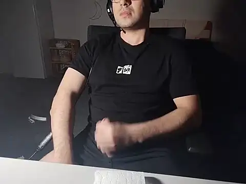 Snapshot of mrKerem123 chatting on 02.23.26 mrKerem123 online show from 02.23.26