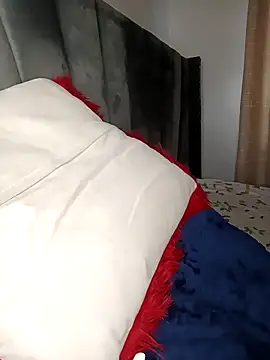 Snapshot of Golden_diver chatting on 10.30.25 Golden diver online show from 10.30.25