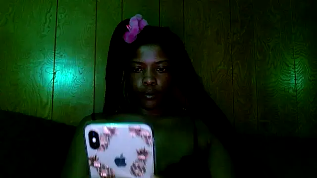 Snapshot of CaramelGoddessxoxo chatting on 04.24.26 CaramelGoddessxoxo online show from 04.24.26