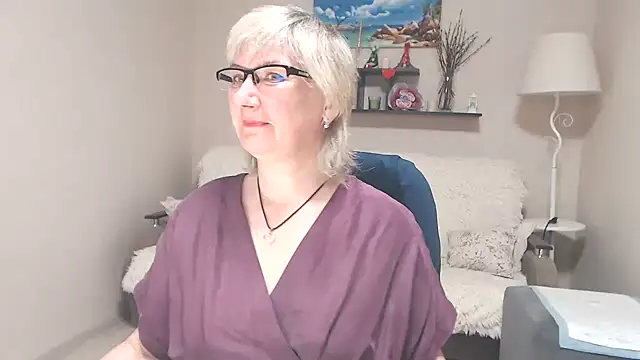 Snapshot of FleurMays chatting on 05.31.26 FleurMays online show from 05.31.26