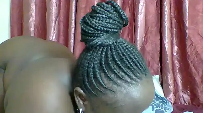 Snapshot of Hotwife8 chatting on 12.27.24 Hotwife8 online show from 12.27.24