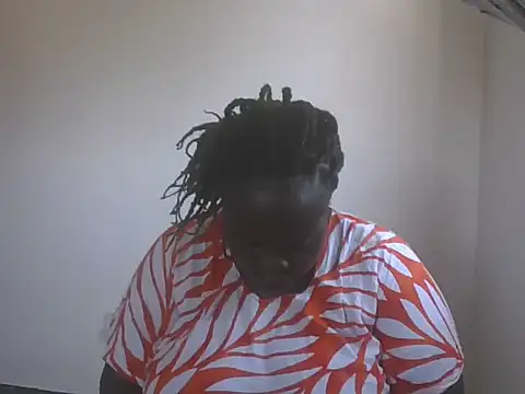 Snapshot of Hotwife8 chatting on 12.15.25 Hotwife8 online show from 12.15.25