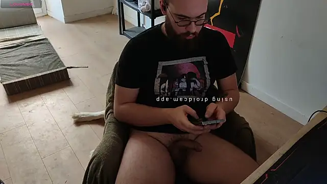 Snapshot of azagoul222 chatting on 03.25.26 azagoul222 online show from 03.25.26