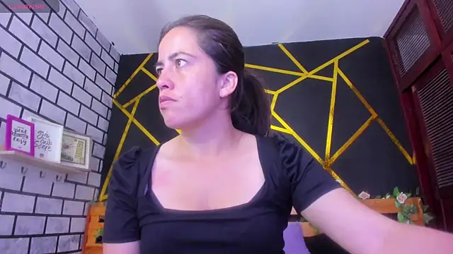 kathina giraldo online show from 12.18.24