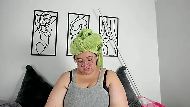 RubyPirsso18 online show from 12.21.25