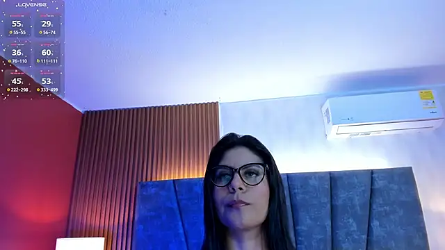 Snapshot of Ada__lee_ chatting on 11.26.25 Ada lee online show from 11.26.25