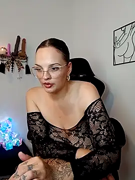 Jujuicy 97 online show from 09.11.25