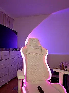 Jujuicy 97 online show from 03.11.26