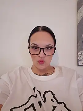 Jujuicy 97 online show from 04.12.26