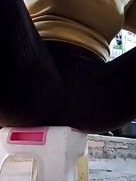 JasminePham online show from 02.04.25