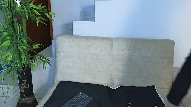 Lorenne Miller online show from 10.28.25