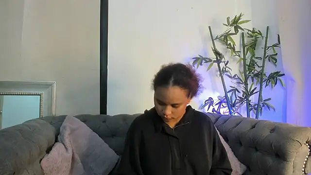 nataly velez online show from 12.02.25