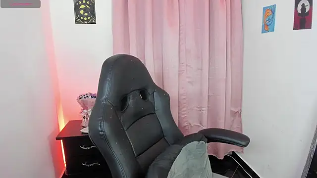 Snapshot of indra_cam chatting on 02.07.26 indra cam online show from 02.07.26