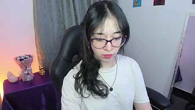 Snapshot of indra_cam chatting on 05.06.26 indra cam online show from 05.06.26